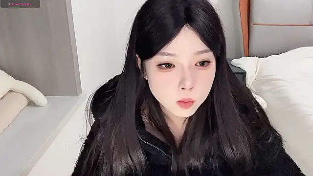 Snapshot of Q-ing chatting on 12-03-24, 04:14 Q-ing online show from 12-03-24, 04:14