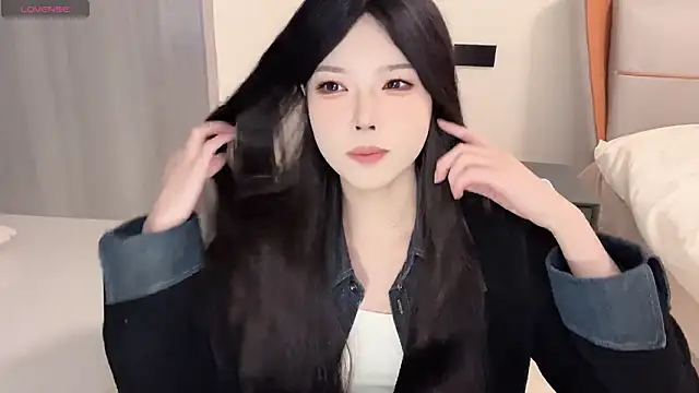 Snapshot of Q-ing chatting on 01-03-25, 12:41 Q-ing online show from 01-03-25, 12:41