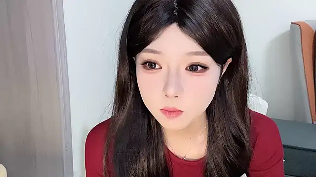 Snapshot of Q-ing chatting on 02-13-25, 01:37 Q-ing online show from 02-13-25, 01:37