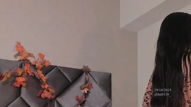 Luisa0110 online show from 10-29-25, 07:26