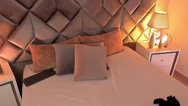 Snapshot of Luisa0110 chatting on 12-18-25, 07:09 Luisa0110 online show from 12-18-25, 07:09