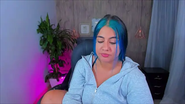 Snapshot of Xisu_ chatting on 12-02-24, 04:20 Xisu online show from 12-02-24, 04:20