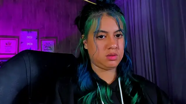 Snapshot of Xisu_ chatting on 01-15-25, 10:06 Xisu online show from 01-15-25, 10:06