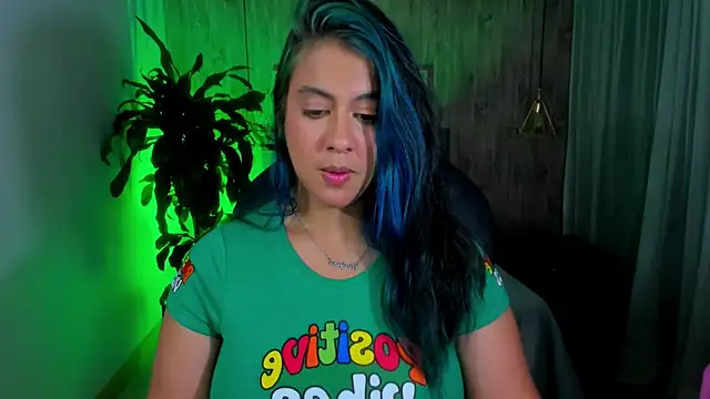 Snapshot of Xisu_ chatting on 01-20-25, 03:15 Xisu online show from 01-20-25, 03:15