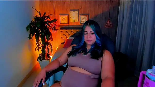 Snapshot of Xisu_ chatting on 01-30-25, 06:35 Xisu online show from 01-30-25, 06:35