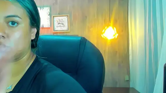 Snapshot of Xisu_ chatting on 01-31-25, 04:03 Xisu online show from 01-31-25, 04:03