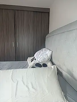 Nicole stonee online show from 04-19-26, 06:10