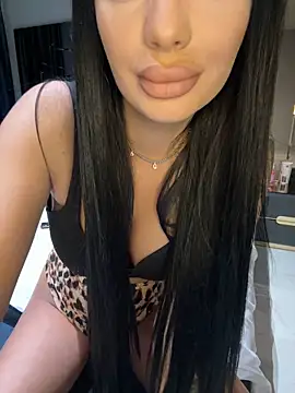 Snapshot of amirahylerr chatting on 01-28-25, 08:47 amirahylerr online show from 01-28-25, 08:47