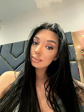 Snapshot of amirahylerr chatting on 01-08-26, 08:11 amirahylerr online show from 01-08-26, 08:11