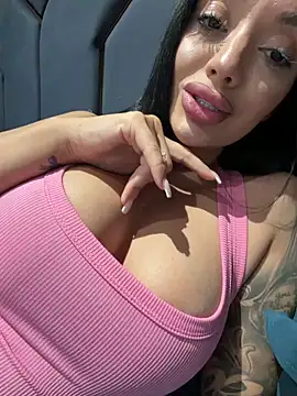 Snapshot of amirahylerr chatting on 06-07-26, 06:44 amirahylerr online show from 06-07-26, 06:44