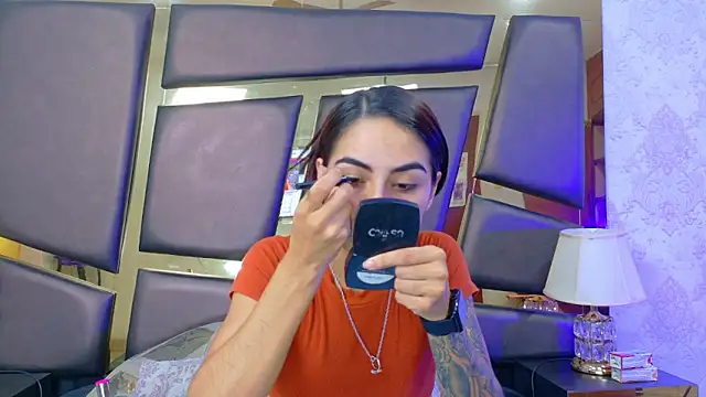 NicoleEsposito online show from 11-05-25, 01:11