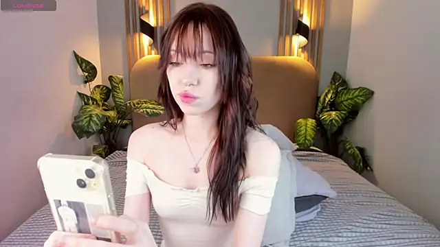 NikkiMiltons online show from 11-18-25, 03:27