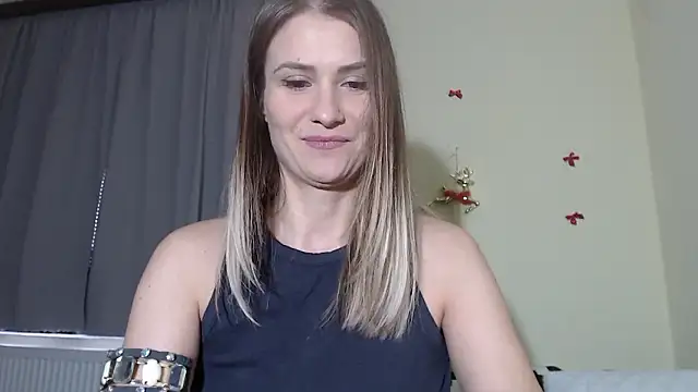 Snapshot of NattyReturn chatting on 12-08-24, 12:19 NattyReturn online show from 12-08-24, 12:19