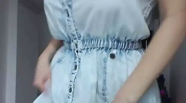 Snapshot of NattyReturn chatting on 12-28-24, 12:03 NattyReturn online show from 12-28-24, 12:03