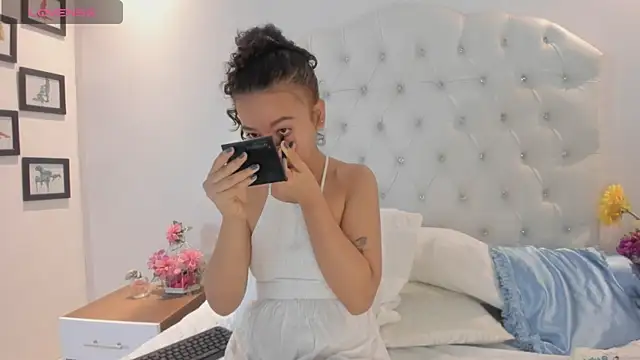 brithany rousee online show from 11-15-25, 02:13