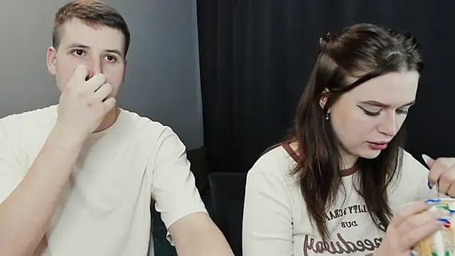 Snapshot of Pinku_kitsune chatting on 02-11-25, 06:08 Pinku kitsune online show from 02-11-25, 06:08