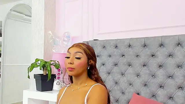 Snapshot of HaileeRoberts chatting on 07-14-26, 12:44 HaileeRoberts online show from 07-14-26, 12:44