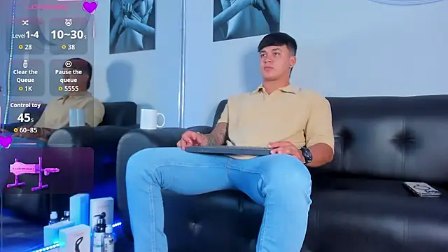 Cristopher strong online show from 11-21-25, 12:26