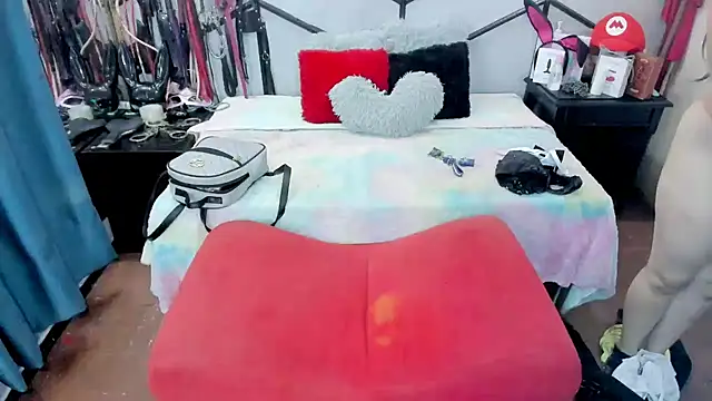 AlanaLuck online show from 04-14-26, 06:36