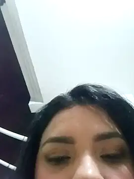 lolaa staars online show from 12-20-24, 11:47