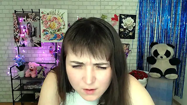 Darina M  online show from 03-07-25, 03:18