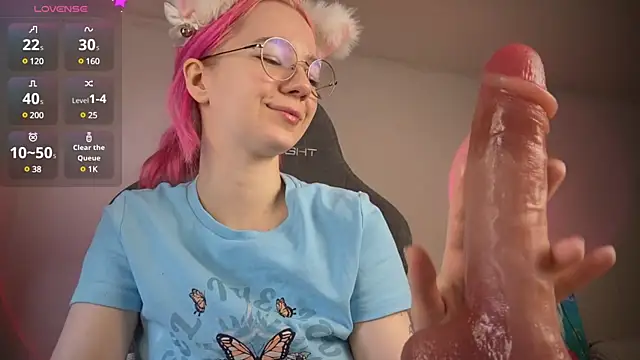 Snapshot of mariel_a_gold chatting on 03-17-25, 05:12 mariel a gold online show from 03-17-25, 05:12