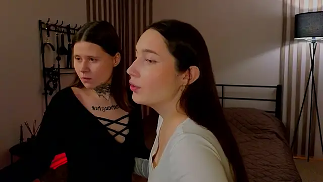 Snapshot of domDani_subMay chatting on 03-13-25, 09:32 domDani subMay online show from 03-13-25, 09:32