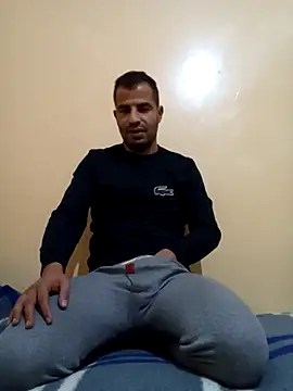Snapshot of Bisex_activ19 chatting on 12-14-24, 02:21 Bisex activ19 online show from 12-14-24, 02:21