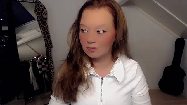 Snapshot of roxanna24 chatting on 03-17-26, 10:02 roxanna24 online show from 03-17-26, 10:02