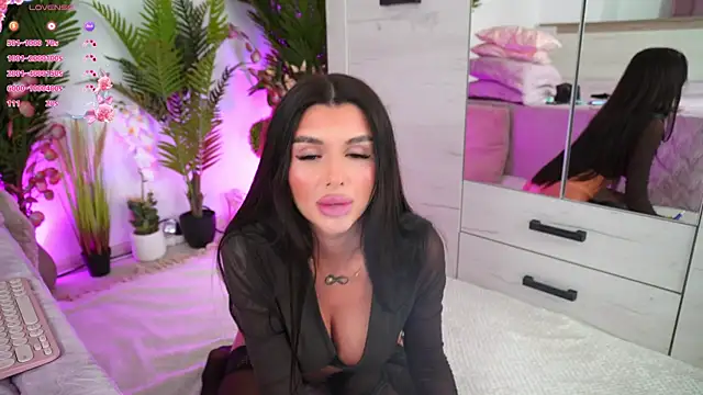 Snapshot of EmilyHudsson_1 chatting on 03-12-25, 09:03 EmilyHudsson 1 online show from 03-12-25, 09:03