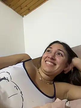 Snapshot of Barbielatinas chatting on 12-23-25, 05:05 Barbielatinas online show from 12-23-25, 05:05