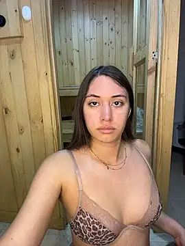 Snapshot of Barbielatinas chatting on 03-10-26, 11:10 Barbielatinas online show from 03-10-26, 11:10