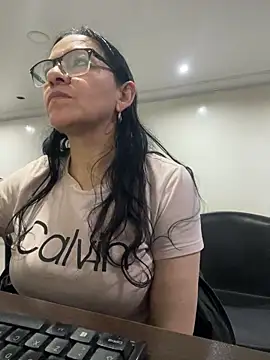 Freya Artemisa online show from 04-14-26, 09:54