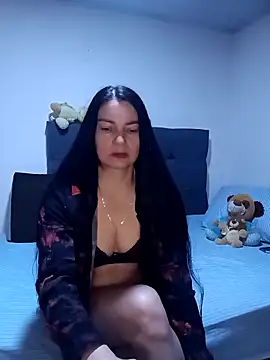 renata hot1 online show from 12-15-25, 11:42