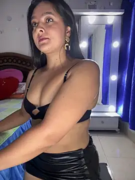 Snapshot of cristina1800 chatting on 09-14-25, 03:49 cristina1800 online show from 09-14-25, 03:49