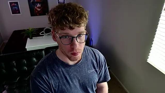 Snapshot of BlueEyedTallGuy94 chatting on 03-12-26, 09:10 BlueEyedTallGuy94 online show from 03-12-26, 09:10