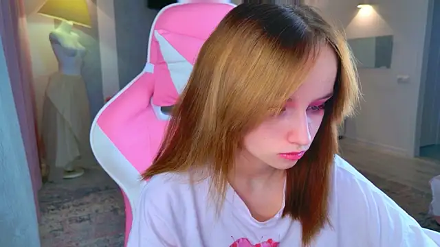 b4by LoL1 online show from 12-02-25, 11:26