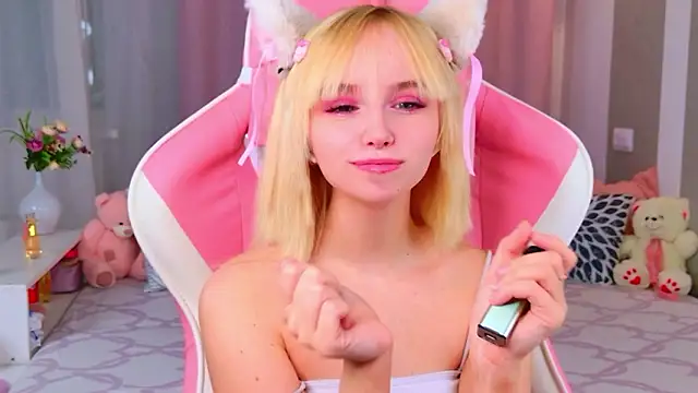 Snapshot of b4by_LoL1 chatting on 02-23-26, 03:20 b4by LoL1 online show from 02-23-26, 03:20