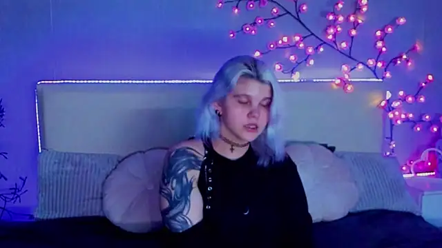 JoannLowe online show from 09-21-25, 07:04