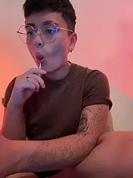 Snapshot of Ashley_Chriss chatting on 12-24-24, 04:00 Ashley Chriss online show from 12-24-24, 04:00