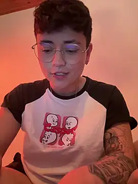 Snapshot of Ashley_Chriss chatting on 01-26-25, 07:21 Ashley Chriss online show from 01-26-25, 07:21