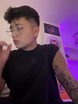 Snapshot of Ashley_Chriss chatting on 02-05-25, 12:42 Ashley Chriss online show from 02-05-25, 12:42