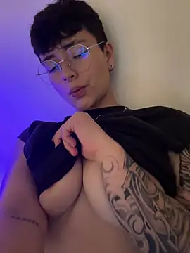 Snapshot of Ashley_Chriss chatting on 03-01-25, 06:24 Ashley Chriss online show from 03-01-25, 06:24