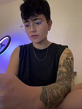 Snapshot of Ashley_Chriss chatting on 03-09-25, 09:03 Ashley Chriss online show from 03-09-25, 09:03