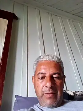 Snapshot of gordonunes chatting on 02-08-26, 03:26 gordonunes online show from 02-08-26, 03:26