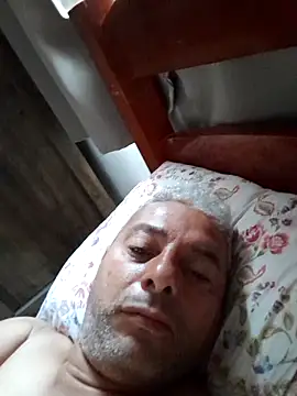 Snapshot of gordonunes chatting on 05-26-26, 11:39 gordonunes online show from 05-26-26, 11:39
