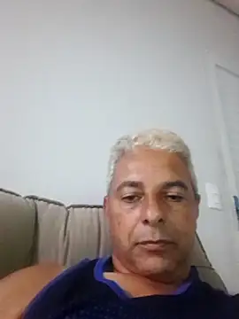 Snapshot of gordonunes chatting on 06-15-26, 11:29 gordonunes online show from 06-15-26, 11:29