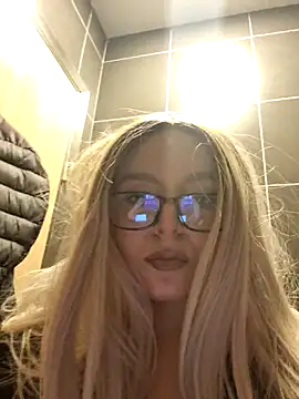 LineaDemie online show from 11-10-25, 04:39