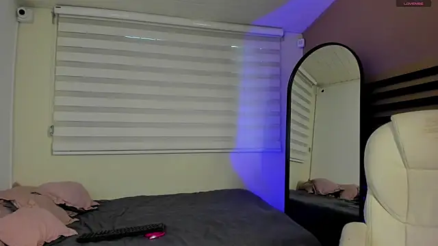 Catyloves online show from 11-27-25, 10:12