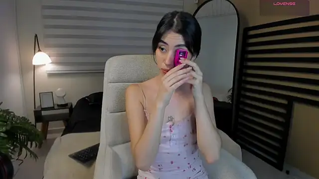 Catyloves online show from 04-11-26, 10:47